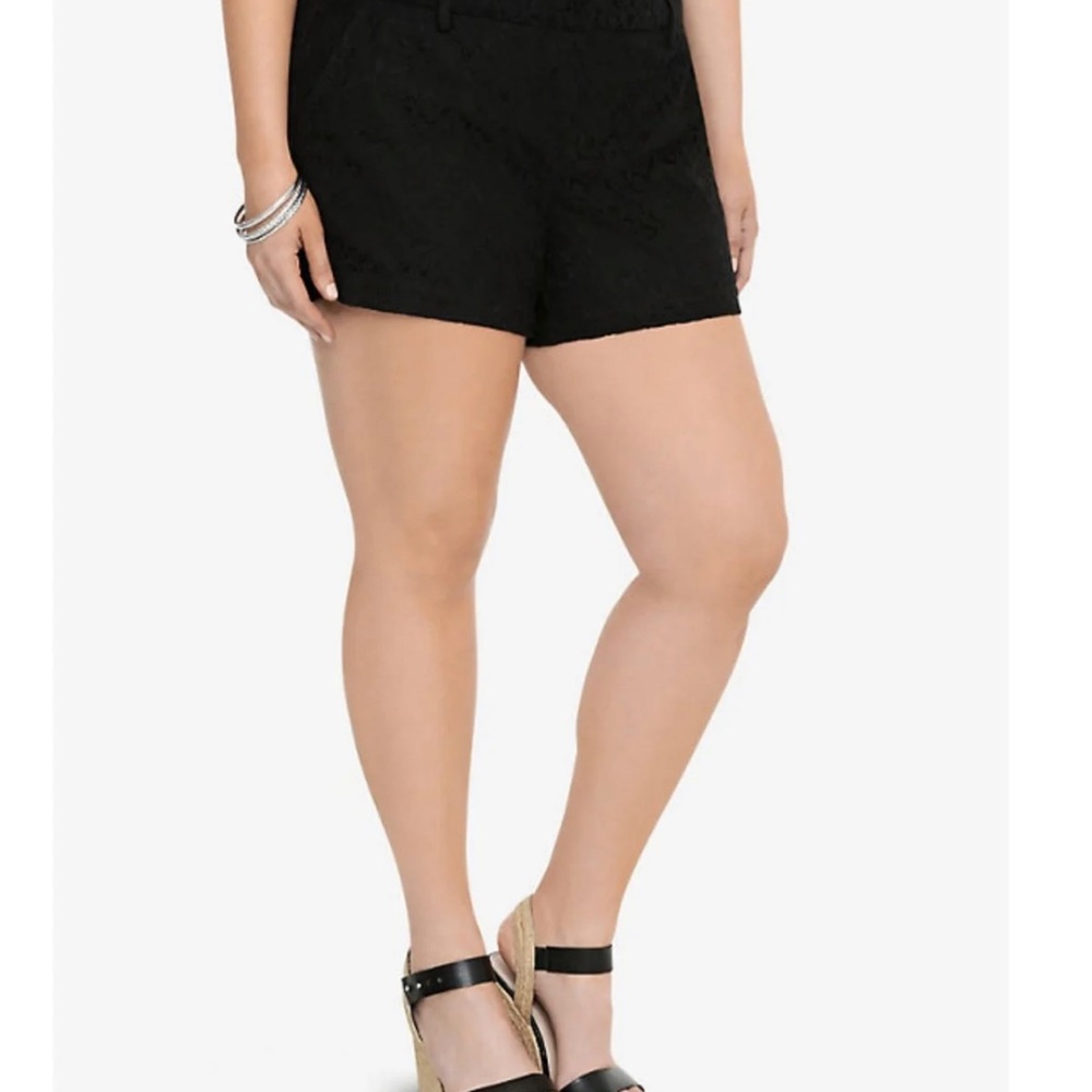 TORRID BLACK LACE SHORTS